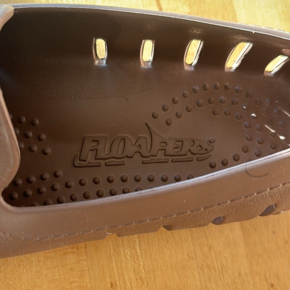 FLOAFERS Posh Driver 2.0 Loafer in Driftwood Brown -- Woman's SIZE 9 - Picture 6 of 7